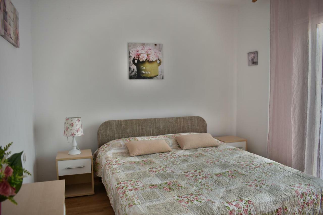Apartments Lavandula Baska 外观 照片